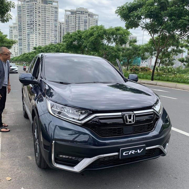 Honda CR-V bản lắp ráp tại Việt Nam xuất hiện trên đường phố - 3