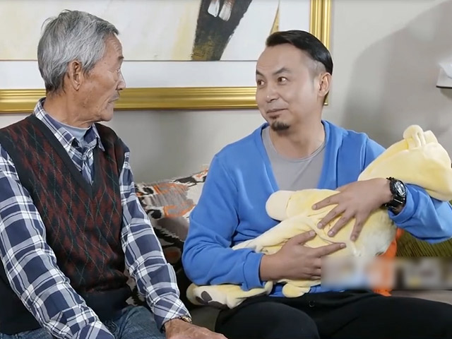 Video Clip Cười - Nỗi lòng của người làm cha "tuổi trẻ chưa trải sự đời"