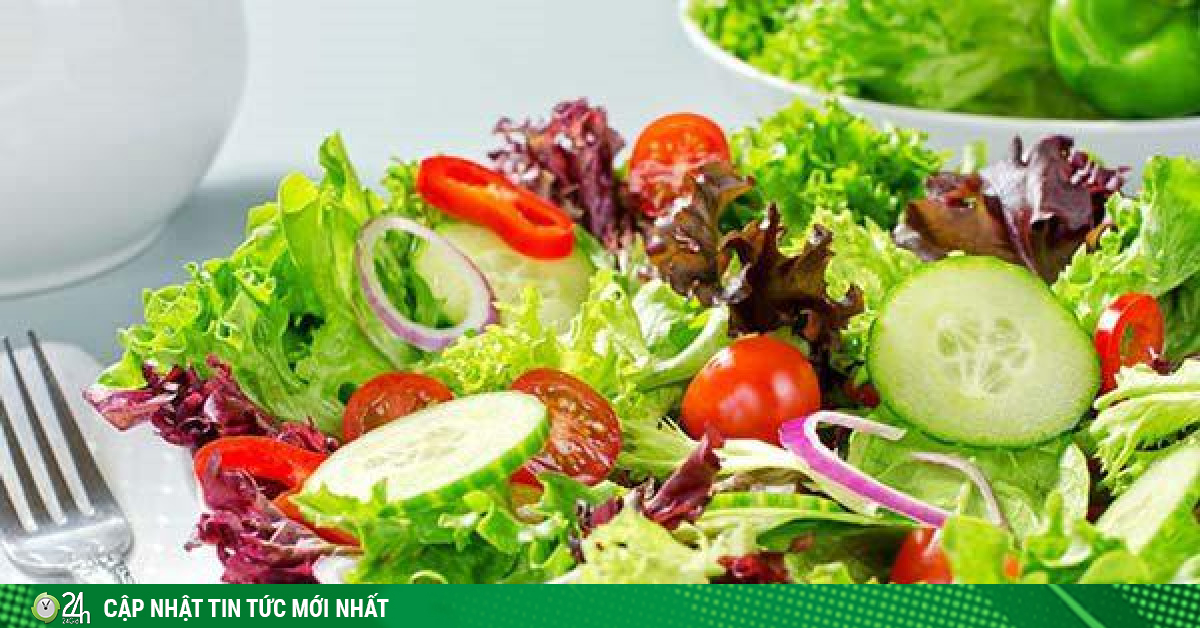 Ăn nhiều rau sống tưởng tốt ai dè vẫn rước bệnh vào người