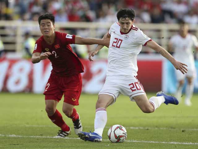 Azmoun trong trận đấu với ĐT Việt Namt tại Asian Cup 2019