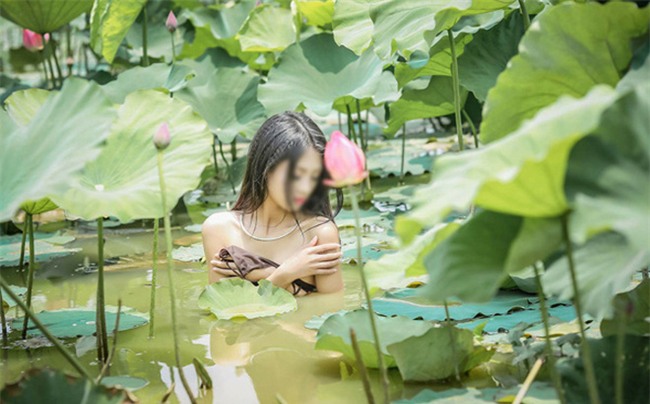 Ra hồ chụp sen, chị em chớ mắc "tội lỗi thời trang hồn nhiên" này - 4