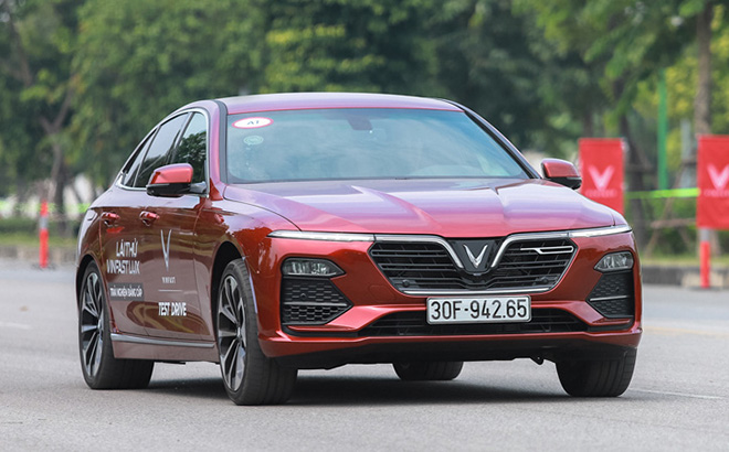 VinFast Lux A2.0 dẫn đầu phân khúc sedan hạng D tầm giá 1 tỷ - 1