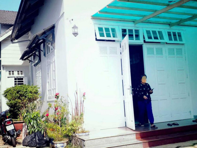 Chủ nợ "nhảy dù" vào ở nhà của Giám đốc Sở Tư pháp Lâm Đồng