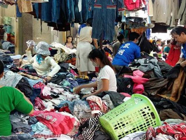 Thị trường - Tiêu dùng - Chợ hàng thùng và những điều bất ngờ: Bạn tốn bao tiền để mua đồ ở đó?