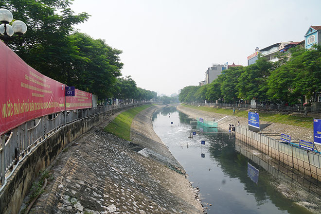 &nbsp;Công ty JVE tổ chức thực hiện thí điểm xử lý làm sạch một đoạn sông Tô Lịch.