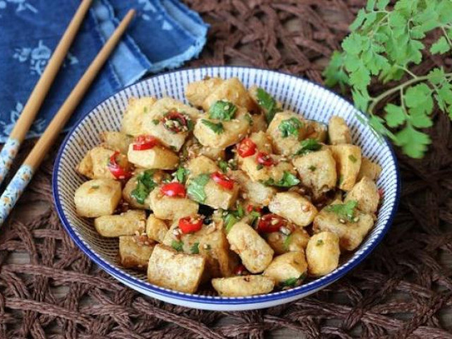 Ẩm thực - Đậu phụ chiên đã ngon nhưng làm thêm bước này sẽ trở thành "cực phẩm"