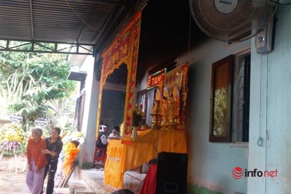 Mẹ chị X. đau xót trước cái chết của con gái.