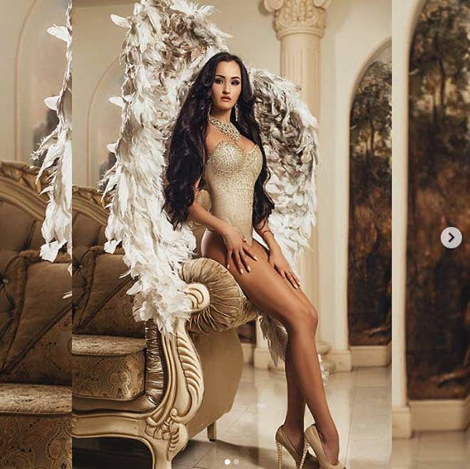 Vẻ đẹp quyến rũ của cô nàng 22 tuổi