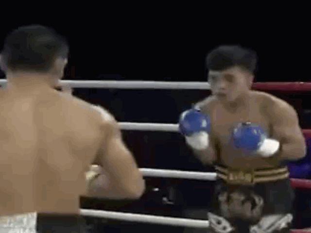 Media - Cao thủ Trung Quốc tung "thần cước" khiến đối thủ đo ván nằm co giật