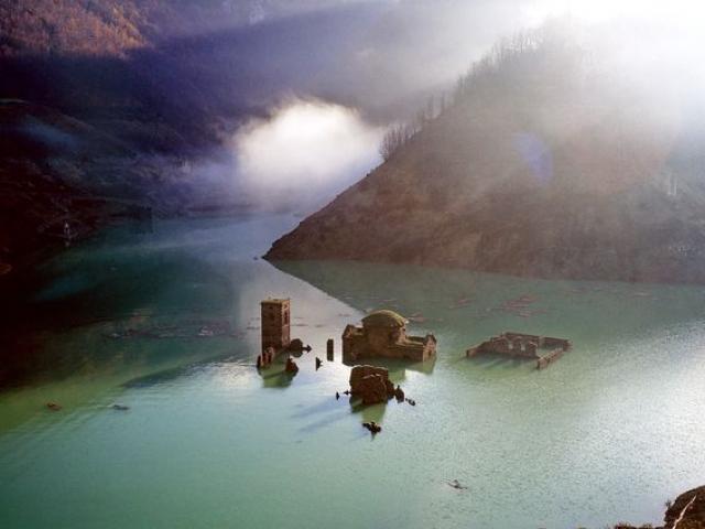 Du lịch - Ngôi làng “ma” ngập nước sắp tái xuất hiện ở Italia