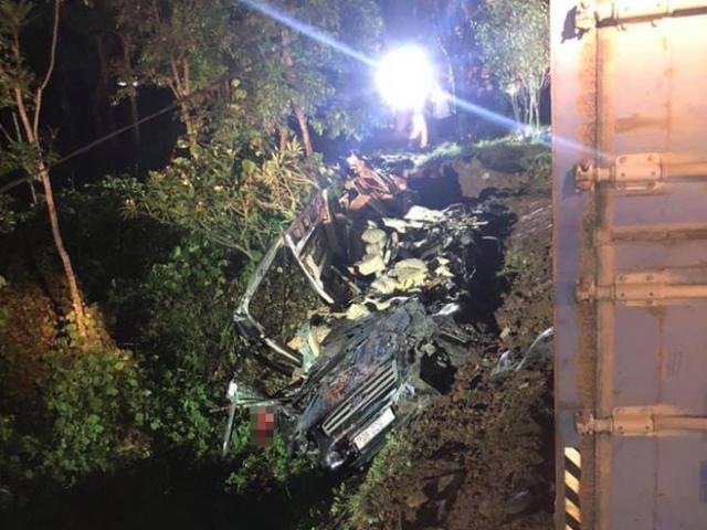 Tin tức trong ngày - Tin tức 24h qua: Tai nạn ớn lạnh ở Quảng Ninh, 3 người chết trong xe limousine vỡ vụn