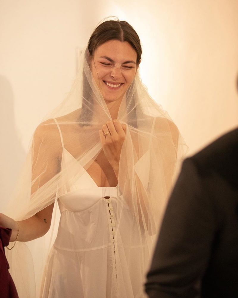 Váy cưới eo cao Lựa chọn hoàn hảo cho cơ thể nhiều khuyết điểm  CELEB  JEWELRY