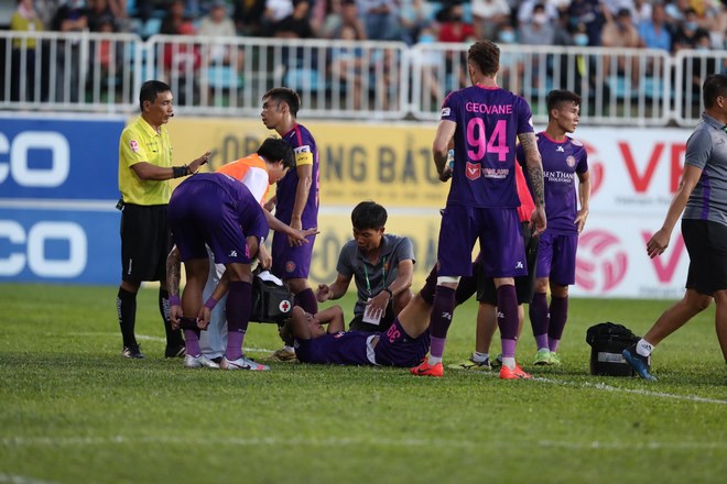 Rất may là Tấn Tài hồi phục sau khi bị choáng