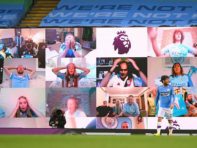 Bóng đá - Chùm ảnh ấn tượng Ngoại hạng Anh trở lại: CĐV "đến sân" bằng cách mới lạ