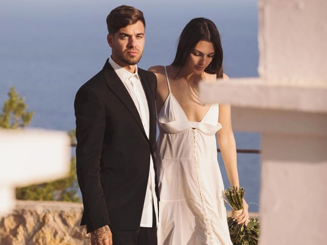 Thời trang - Váy cưới tối giản của "nữ thần Hy Lạp"