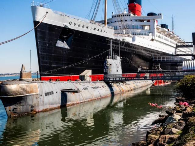 Du lịch - Du khách tò mò thám hiểm con tàu lịch sử "Bóng ma nữ hoàng Mary"