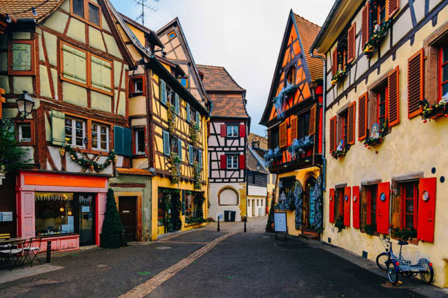 Thị trấn Colmar gây ấn tượng với phong cách kiến trúc đa dạng từ Gothic của Đức đến Tân Baroque của Pháp.
