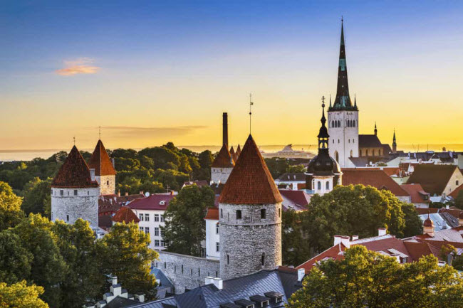 Tallinn, Estonia: Du khách từ khắp nơi trên thế giới đã tới thị trấn để chiêm ngưỡng các công trình kiến trúc và phong cảnh tuyệt đẹp ở đây. 
