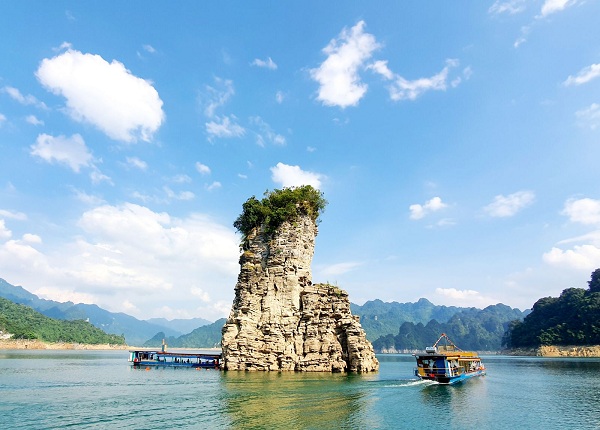 Hòn Cọc Vài, hồ thủy điện Tuyên Quang