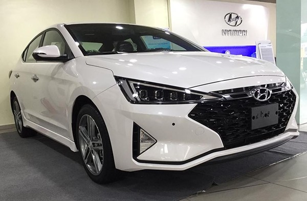 Hình ảnh thực tế Hyundai Elantra Sport 2020 màu trắng