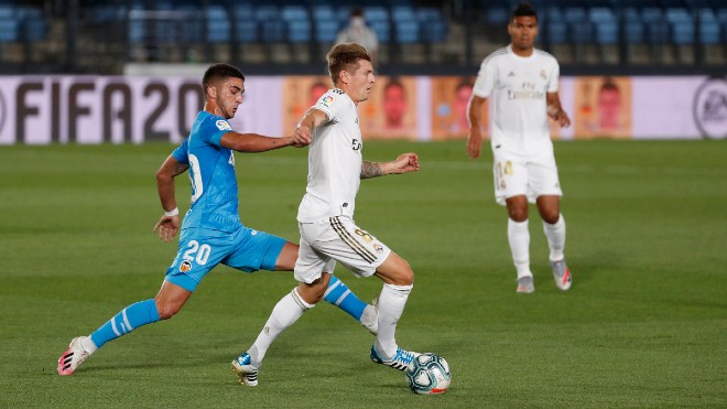 Video highlight trận Real Madrid - Valencia: Người hùng dự bị & 3 bàn mãn nhãn - 1