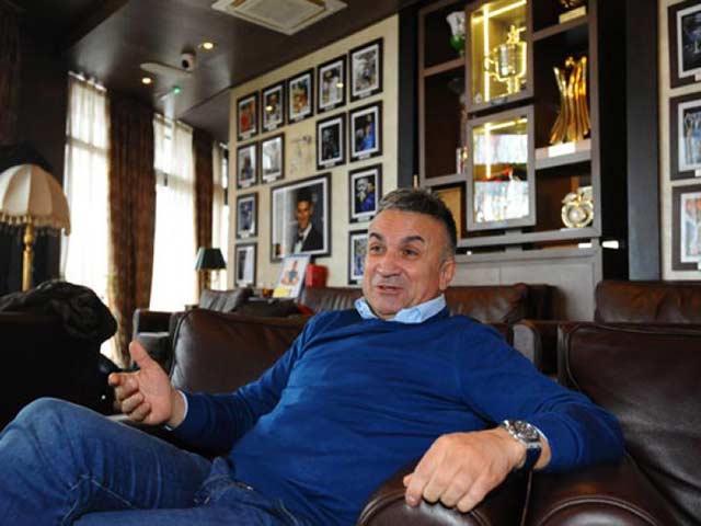 Thể thao - Bố Djokovic nêu "thuyết âm mưu" vì sao Federer gần 40 tuổi chưa giải nghệ