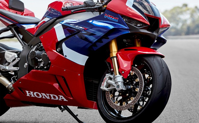 Thư hùng 2020 Honda CBR1000RR-R SP và Yamaha YZF-R1M: Long trời lở đất - 9