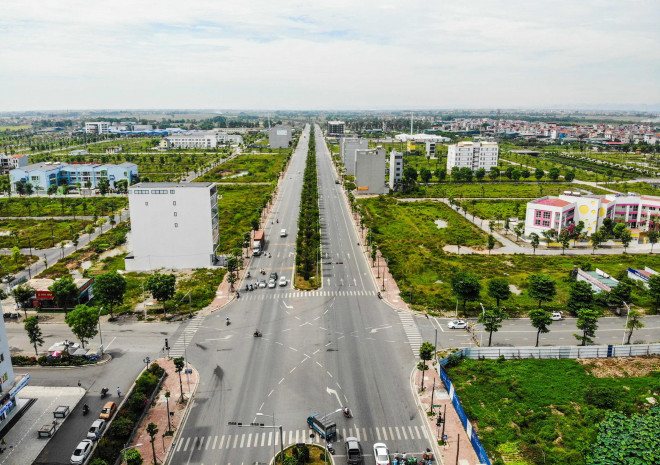 Toàn cảnh hàng loạt cây xanh chết khô trên con đường "ngàn tỉ" ở Hà Nội được nhìn từ trên cao