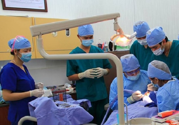 Khách hàng nên chọn lựa các dịch vụ làm răng thẩm mỹ&nbsp;&nbsp;uy tín