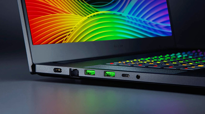 Đâu mới là laptop chơi game "trâu" nhất: Razer Blade Pro 17 hay MacBook Pro 16-inch - 8