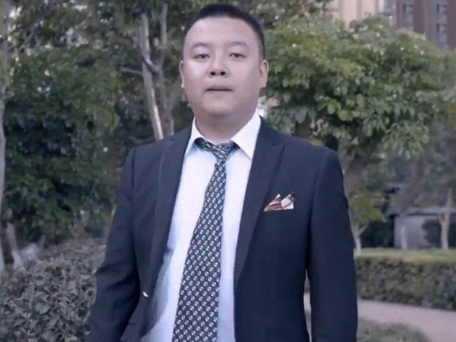 Video Clip Cười - Gây ấn tượng với "sếp" trong ngày đầu đi làm và cái kết