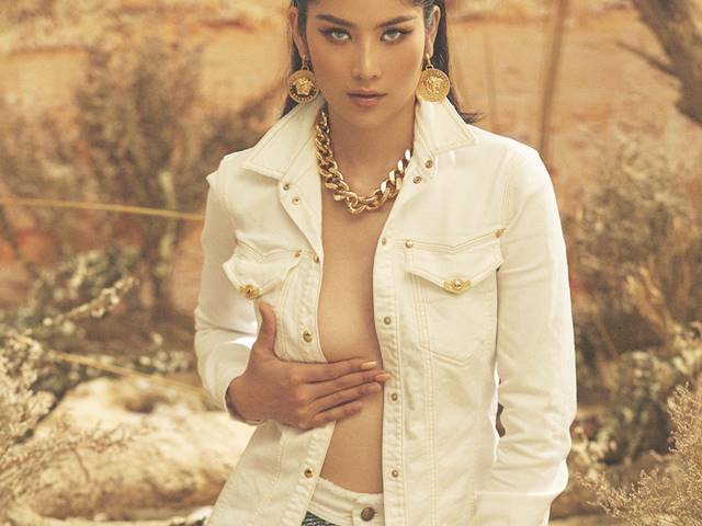 Thời trang - Hậu trường những bộ ảnh thời trang gây tranh cãi của mỹ nhân Việt