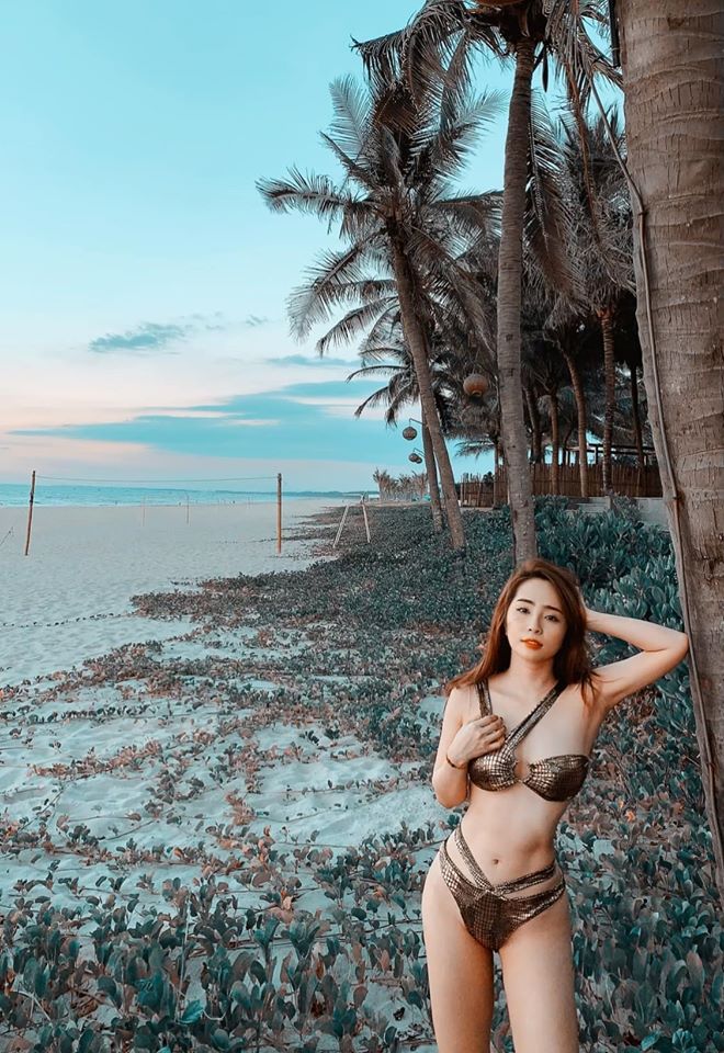 Quỳnh Nga đăng ảnh bikini tại Đà Nẵng