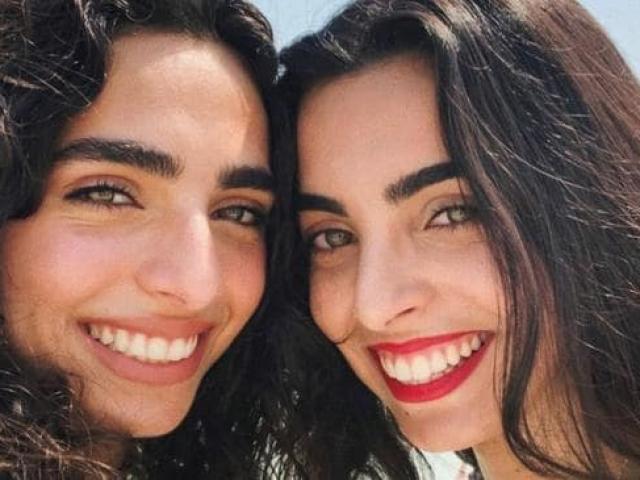 Sống ở 2 châu lục nhưng giống nhau như đúc, mẹ đẻ còn nhận nhầm