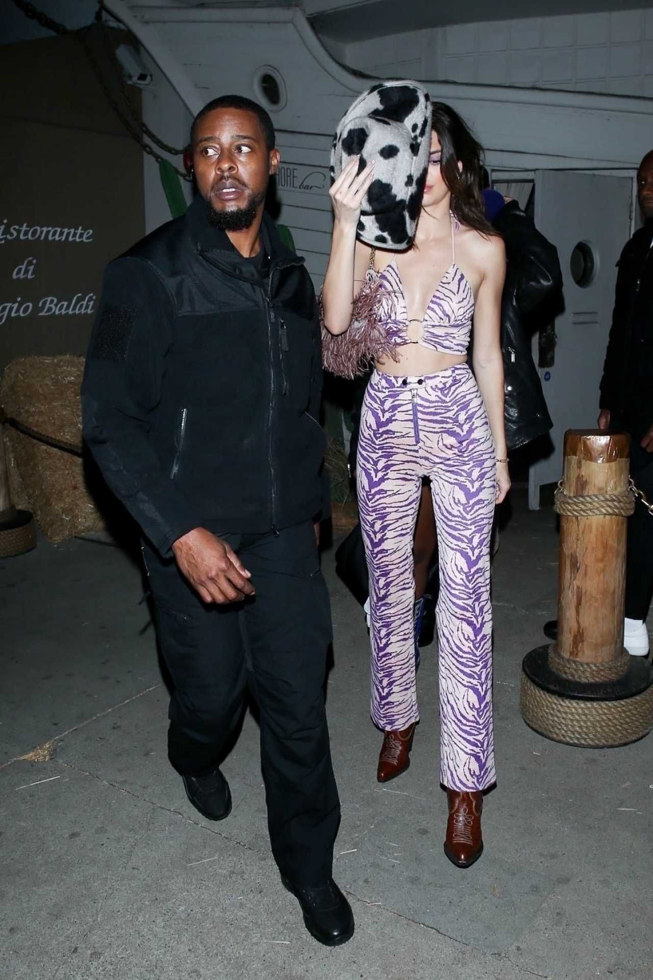 Quỳnh Anh Shyn lép vế khi lỡ mặc trùng style dây dợ của Kendall Jenner - 5