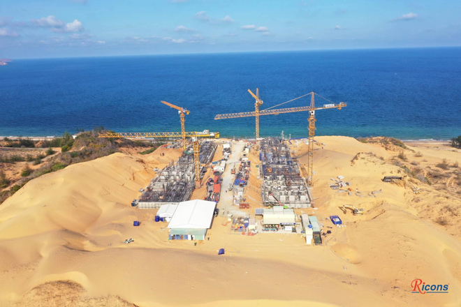 Dự án tọa lạc tại vị trí tuyệt đẹp khi là điểm giao thoa giữa biển xanh, cát trắng