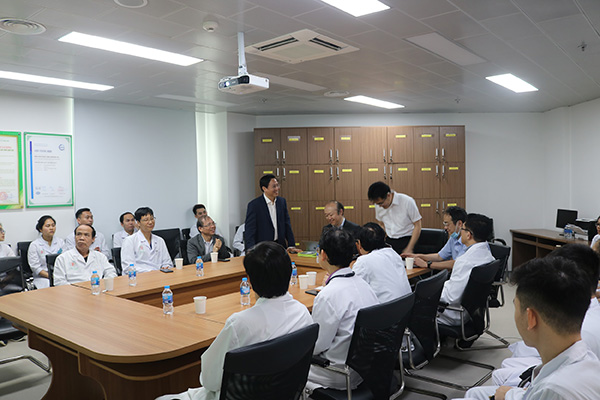 Phó giáo sư, Tiến sỹ, Bác sỹ Nguyễn Anh Tuấn - Người thầy thuốc mặc áo lính - 3