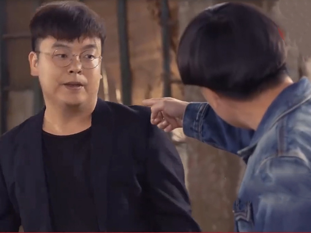 Video Clip Cười - Vì gái mà mất bạn