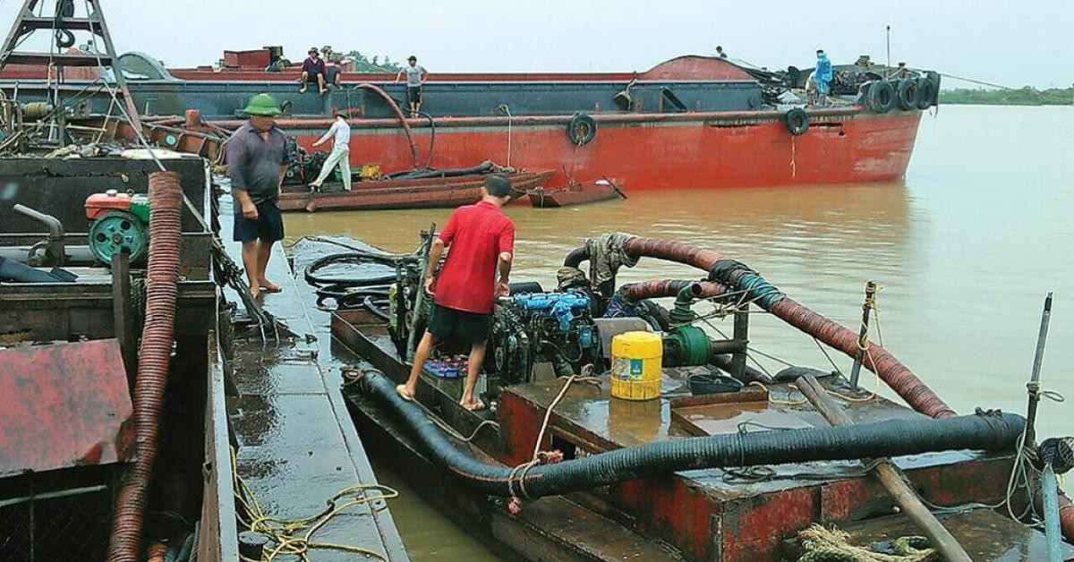 Tin tức trong ngày - Góc khuất nghề trục vớt tàu thuyền đắm