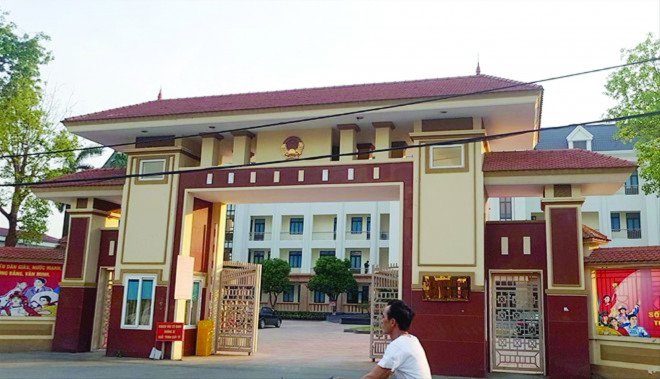 Trụ sở UBND huyện Vĩnh Tường - nơi bị can Kim Anh bị bắt quả tang đang nhận tiền