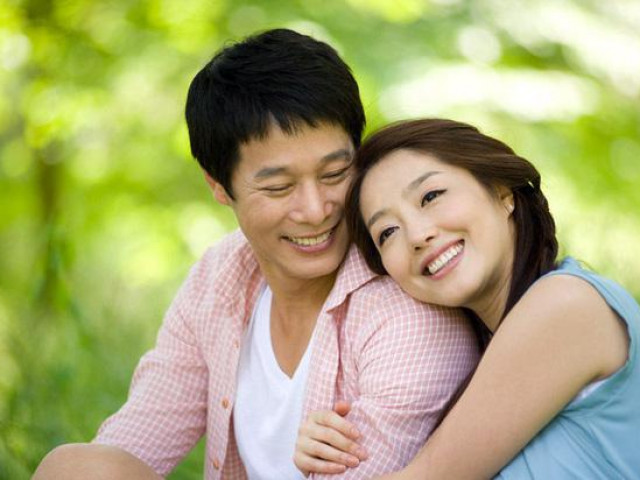 Bạn trẻ - Cuộc sống - Hiểu lầm tai hại về hình tượng "đằng sau người đàn ông thành đạt là người vợ lý tưởng"