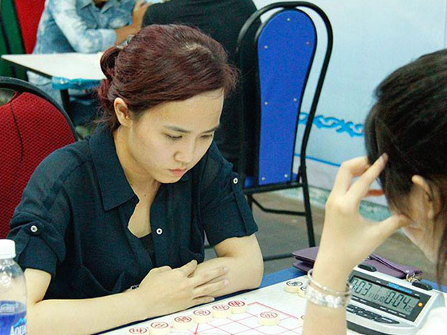 Thể thao - “Hot girl cờ tướng Việt” tính sai một nước, thất thế đua 200 triệu đồng