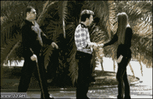 Bạn bè là những kẻ luôn mang đến cho ta những "niềm đau" - 3