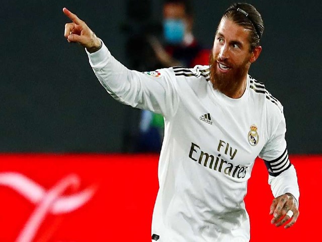 Bóng đá - Kinh ngạc: Sergio Ramos đá phạt "thần sầu", ăn mừng như Ronaldo