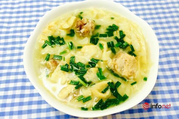 Bữa cơm ngon với canh chua măng sườn và chả cốm thịt băm - 6