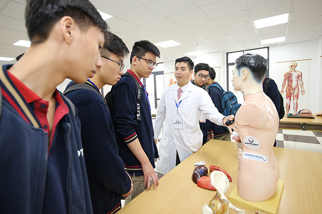 Tại Đại học Phenikaa, thầy cô đóng vai trò là người dẫn lối