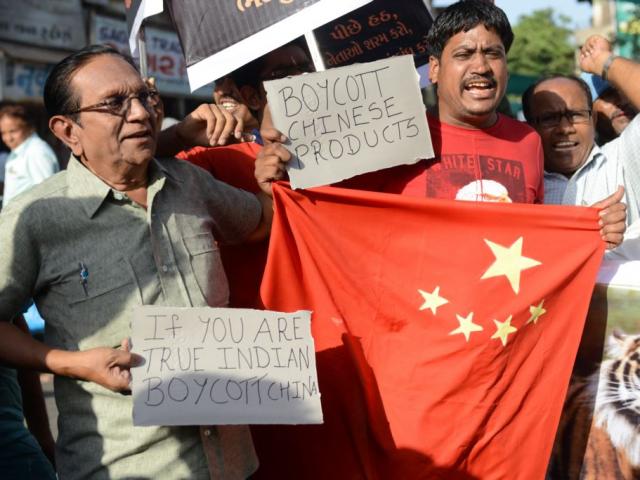 Thế giới - Hàng hóa bị tắc, TQ lập tức đáp trả khiến giới thương nhân Ấn Độ "méo mặt"