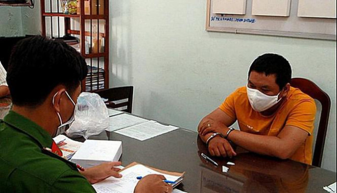 Hung thủ tại cơ quan điều tra. Ảnh: BPN