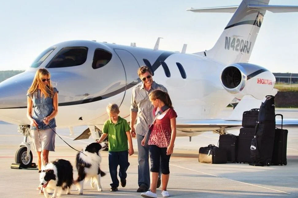 Con cái của những gia đình giàu có gắn liền với những chuyến du lịch bằng phi cơ riêng (Nguồn: SCMP)