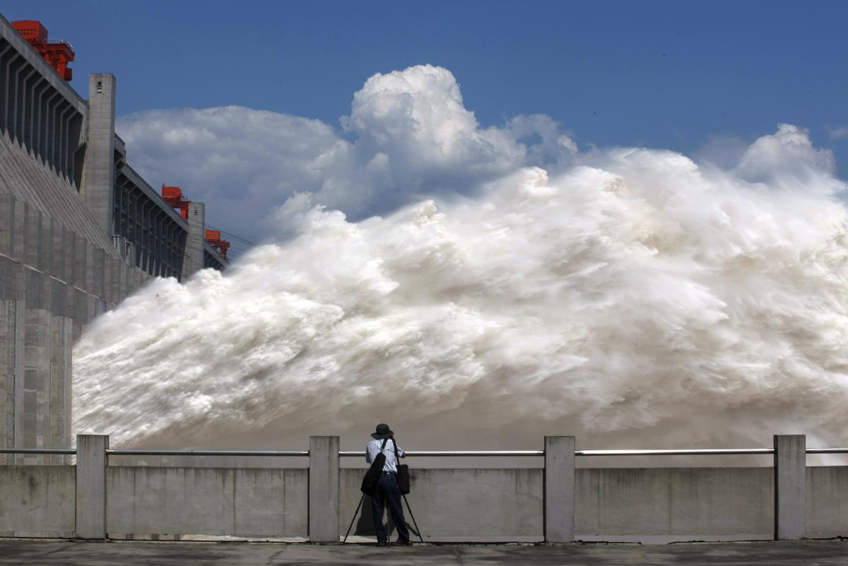 Một cổng xả nước của đập Tam Hiệp, Trung Quốc (ảnh: SCMP)
